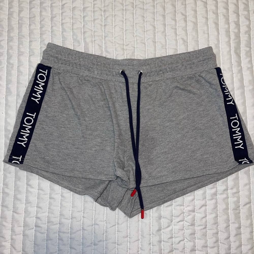 Women’s Tommy shorts